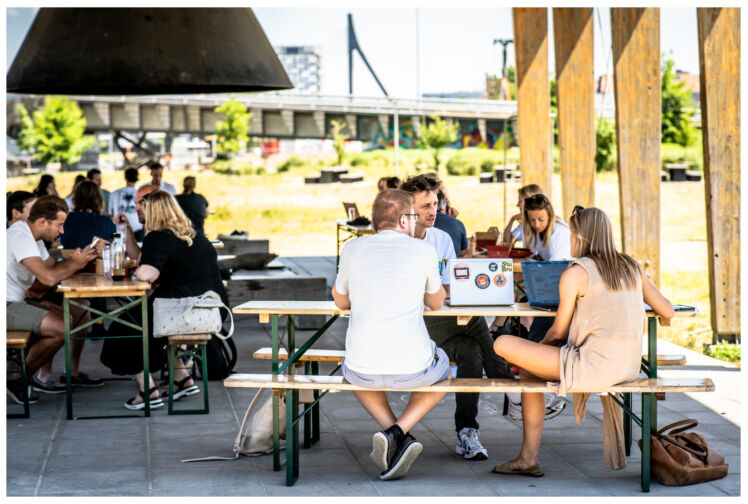 LZSB Outdoor Office D Ay 16