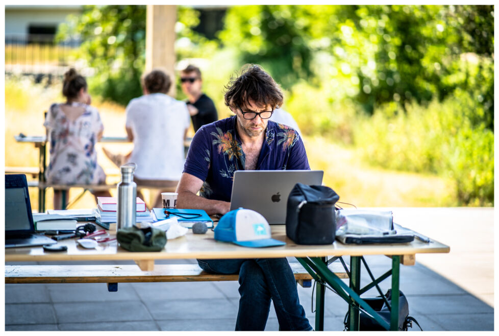 LZSB Outdoor Office D Ay 11